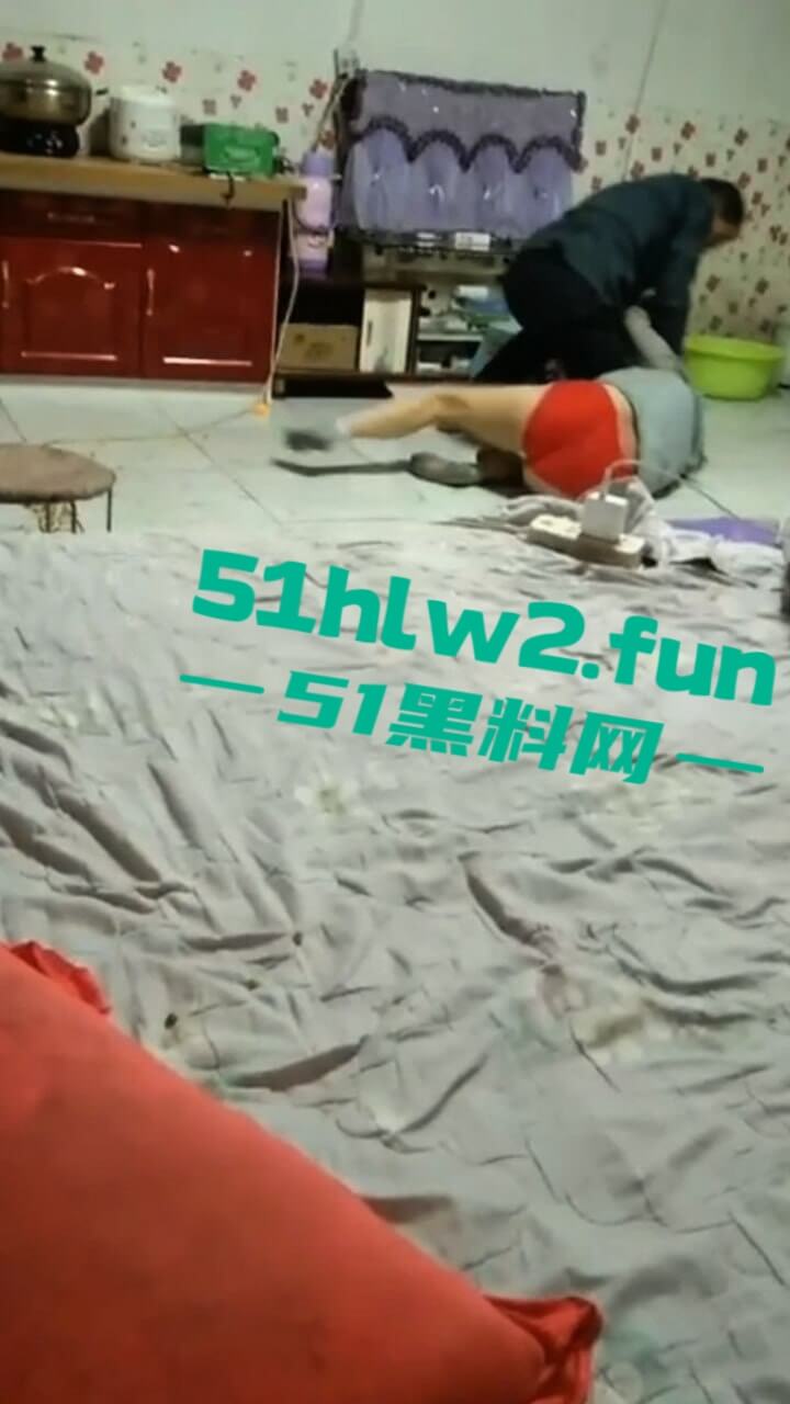 女子被殴打现场图6