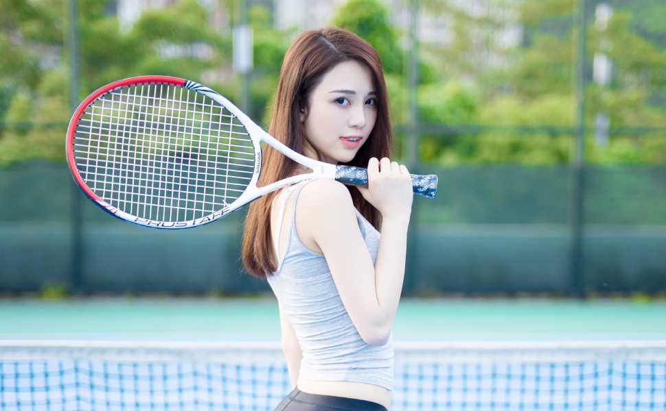 健身房教练白天专业指导练臀，晚上同时交往四名女生被当场掌掴