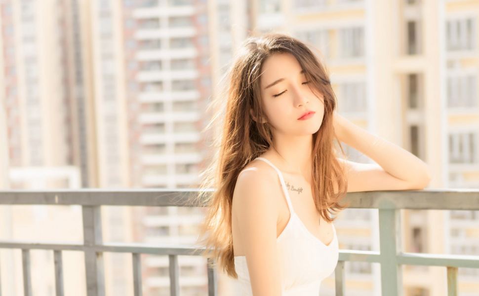 14万粉甜妹网红「末世唧唧」惊现双面人生！6分钟自摸无毛白虎视频疯传，反差大到让人咋舌！