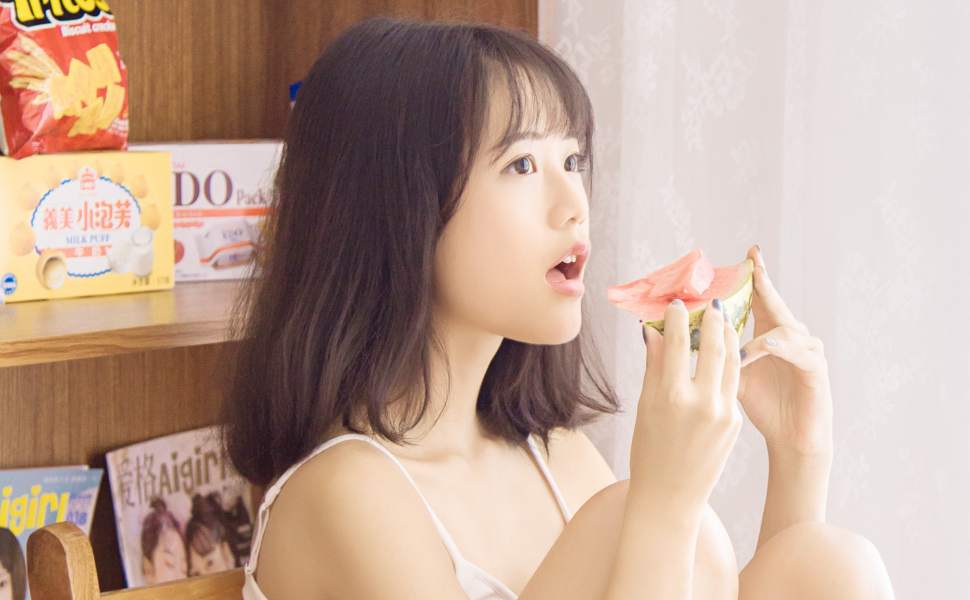 反差炸裂！高颜值妹子李娜娜情感情趣内衣大片，传教士后入连环冲刺全程无码现场图2