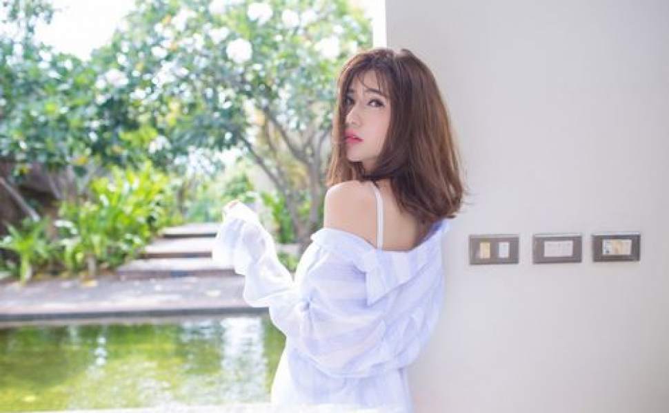浙江临平职高女生朱亦媛人设崩塌！清纯学生妹私下竟成“聊骚母狗”？网友曝揉奶裸聊玩具自慰高潮淫水横流视频！