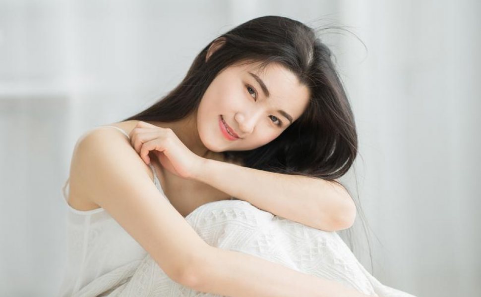 从优雅到暴露：气质女孩keke浴室自拍引发的社会与道德思考