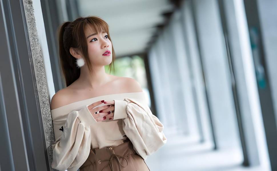 抖音女神枭娍被大哥收入囊中，曾六千元仅购擦边视频，拍摄角度引热议