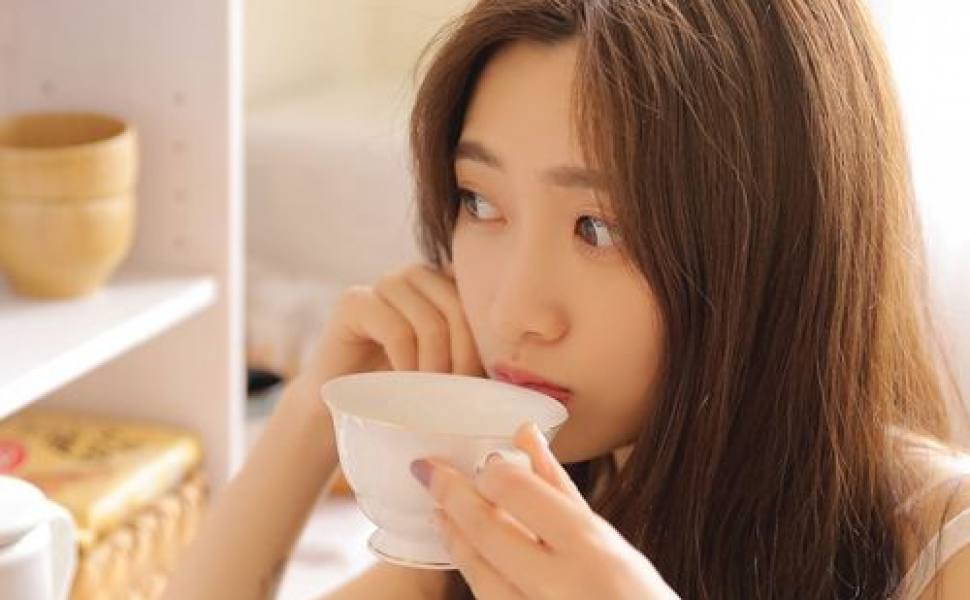 异域风情主播Kiki2025大秀妖娆身材，假阳具自慰引发热议