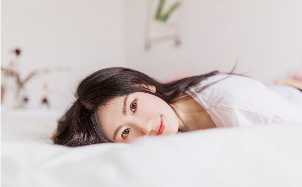 编辑视角：黑森林3P私拍中的极品人妻，身材火辣引人遐想