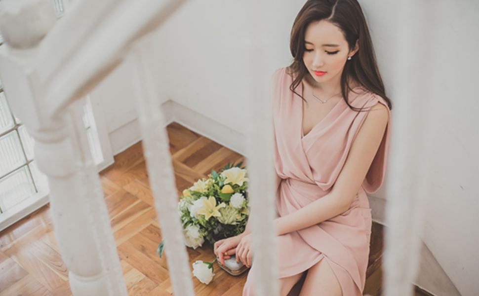 反差引爆！抖音150万粉御姐“多吃生菜”情趣COS热舞流出，高冷人设一秒崩塌