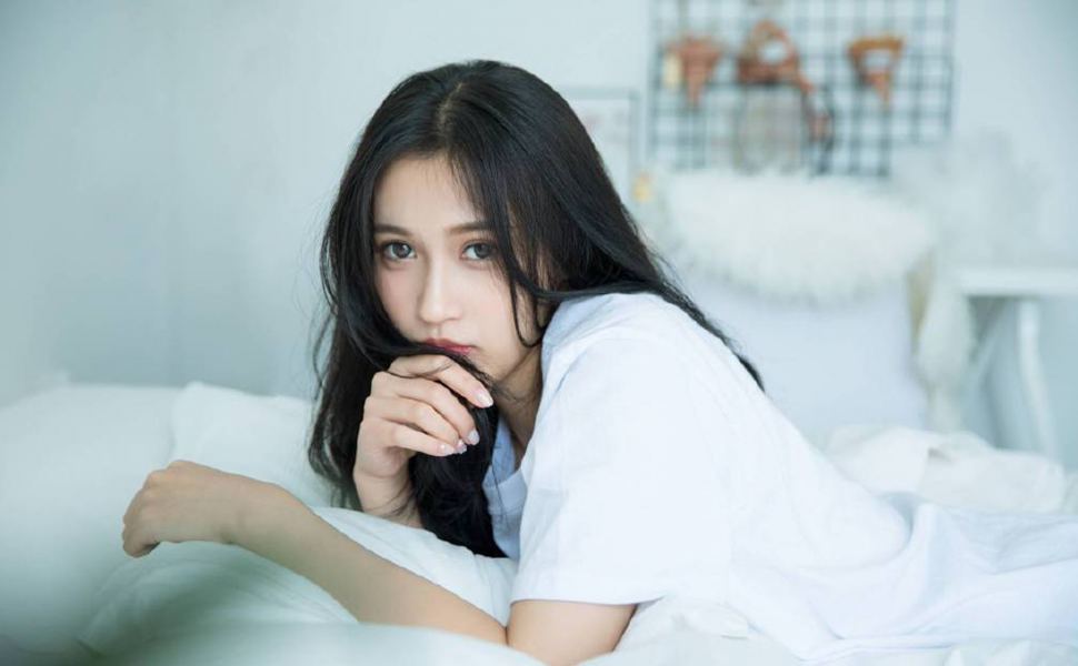 浴室惊魂！混血黑发美女洗澡遭破门，陌生男强闯狂操全程曝光