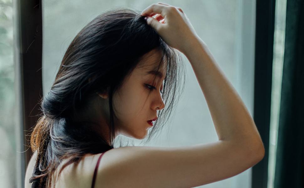 反差天花板炸裂：清纯网黄私下竟是犬奴，调教作品流出颠覆三观